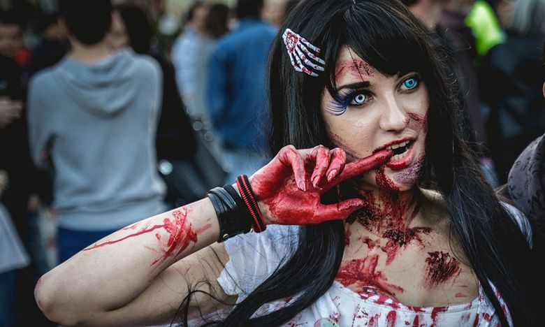 A Beginner's Guide to Wearing Halloween Contact Lenses