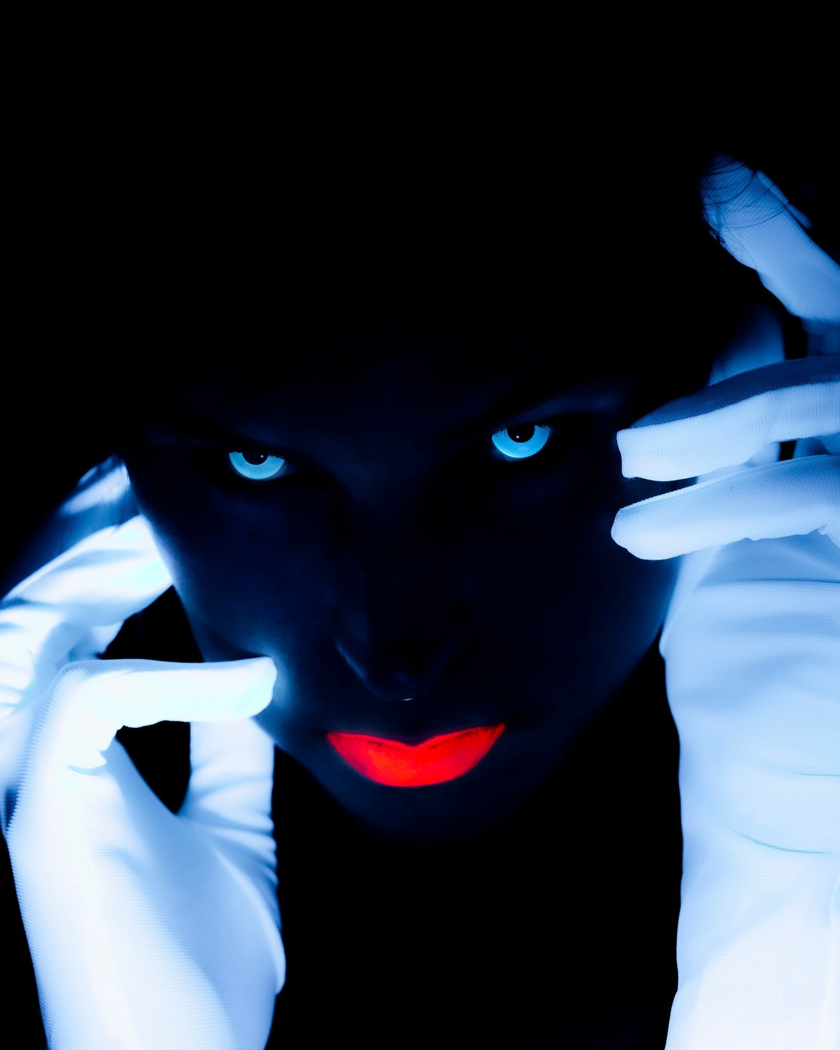 17mm UV Glow White Mini Sclera Contacts