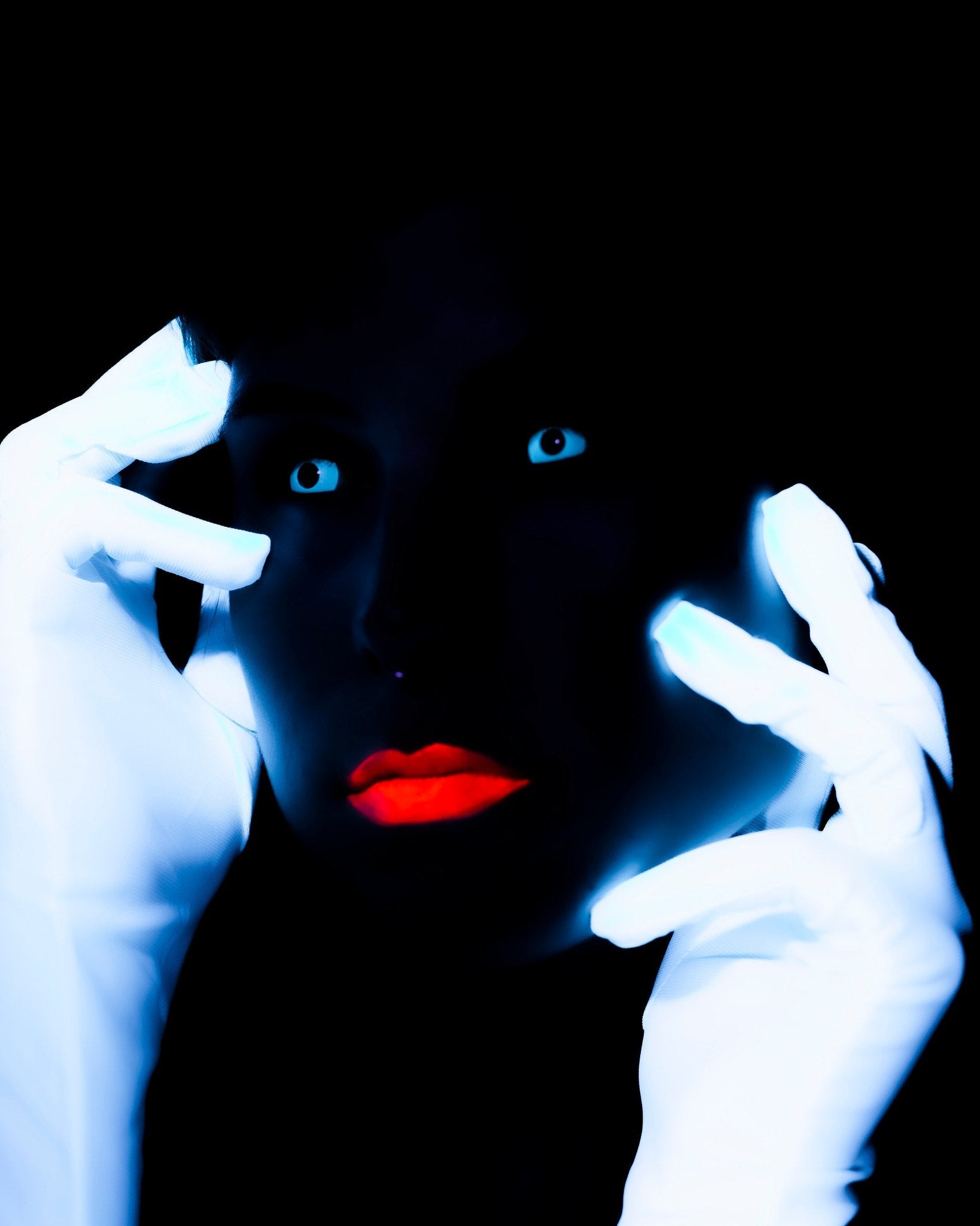 17mm UV Glow White Mini Sclera Contacts